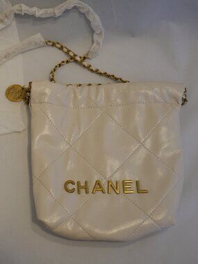 NWOT- Fashion Bag- White leather, Gold Chain